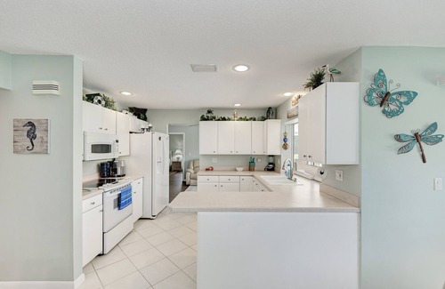 Venice Gardens House | Venice Bal Harbour Lake House near Beaches too! Pet Friendly