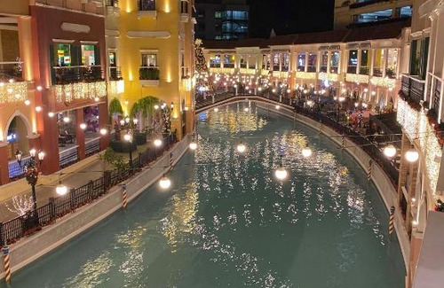 Pinagsama Apartment | Venice Luxury Studio w/Balcony @McKinley Hill