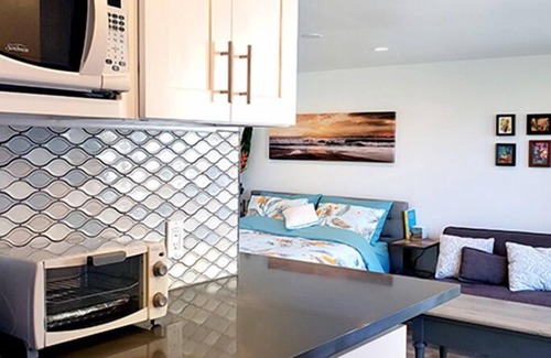 Mar Vista House | Venice Tiki Pad, Poolside Oasis with Private Entry