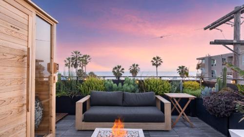 Venice House | Venice View by AvantStay Walk to Venice Beach Rooftop Ice Bath Luxe Design