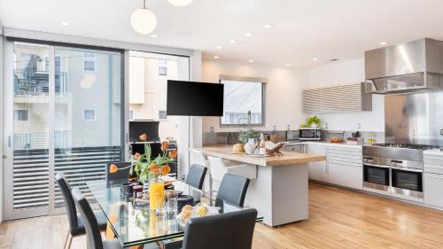 Venice House | Venice View by AvantStay Walk to Venice Beach Rooftop Ice Bath Luxe Design