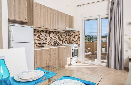 Gazi Apartment | Veranda Flat, few minutes away from Beach