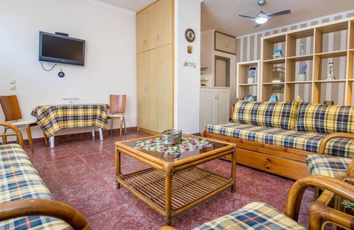 Potos Apartment | Veranda House in Potos