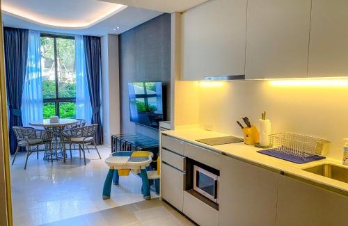 Khao Takiab Apartment | Veranda pool access 2BR family Huahin