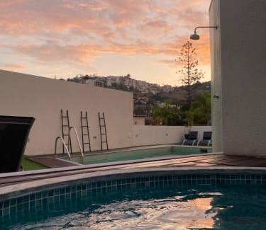 Velilla-Taramay House | Verde Esmeralda con parking gratis