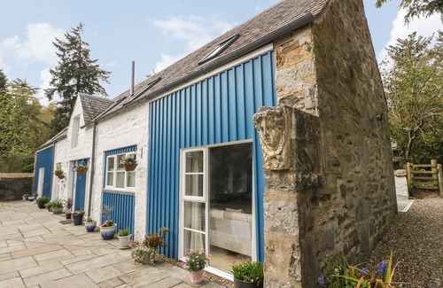 Strathtay Cottage | VERDI, pet friendly, with open fire in Strathtay