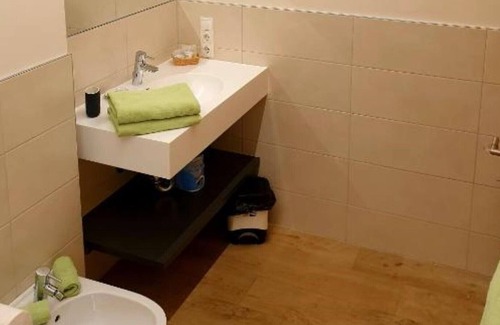 Unterrain/Riva di Sotto Apartment | Versigglhof apartment with terrace 2