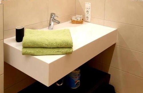 Unterrain/Riva di Sotto Apartment | Versigglhof apartment with terrace 2