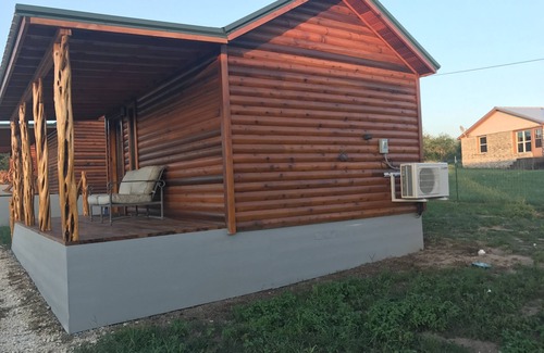 Hamilton Cabin | Vertical gate cruise 4