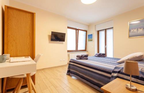 Somma Lombardo House | Veruskacamere Camera 1