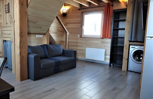 Saint-Honore-les-Bains Apartment | VERY BEAUTIFUL DUPLEX 2 PEOPLE view of the village square (DONE AGAIN 2018)