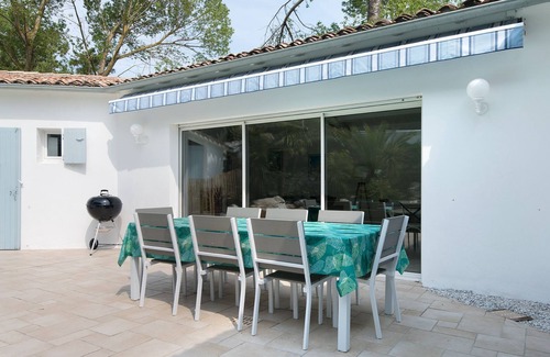 Le Bois-Plage-en-Re Villa | Very beautiful villa with heated pool 100m from the beach!