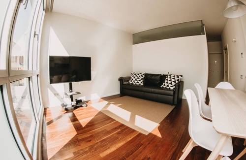 Sabadell Apartment | Very bright apartment in the center of Sabadell, 3 min from Railways.