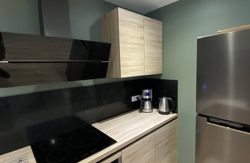 Granville Apartment | Very bright apartment (5-minute walk to the sea and town center)