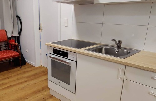 Rudolfsheim-Funfhaus Apartment | very centrally located but quiet and friendly