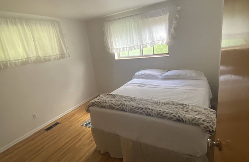 Lava Hot Springs Cottage | Very clean and quiet place. Close to golf course and hot springs