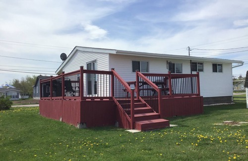 Pointe-du-Chene Cottage | VERY CLOSE TO PARLEE BEACH - WIFI -TV - AIR CONDITIONING - BEACH PASS