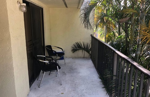 Deerfield Beach Condo | Very Comfortable Condo In Quiet Community