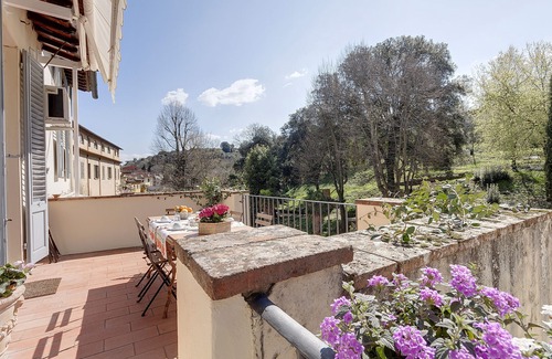 Oltrarno Apartment | VERY LARGE APARTMENT WITH 3 ROOMS (6 PEOPLE) WITH ELEVATOR AND TERRACE