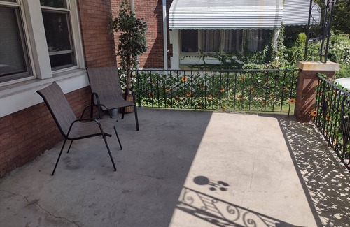 Overbrook Apartment | Very Large Studio with Easy Access to Center City and Outdoor access
