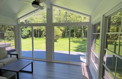 Mishawaka House | Very Nice 3 Bed 2 Bath Home with HOT TUB, near ND!