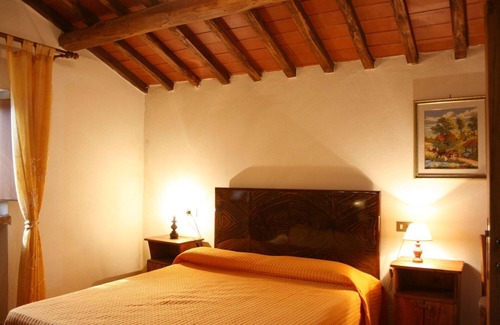 Arezzo Villa | Very old stone farmhouse perfect for 5 persons with private garden and pool. Completely fenced plot.