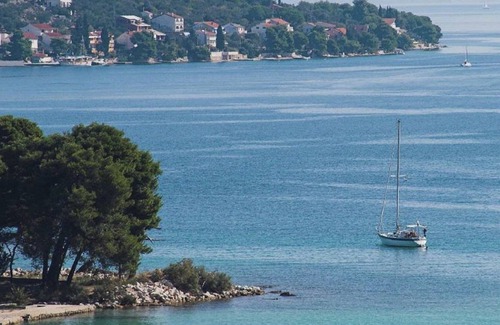 Preko Villa | Very pleasant holiday house with sea view located in Preko on the island Ugljan