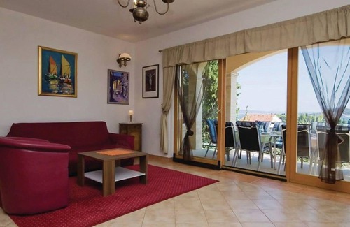 Preko Villa | Very pleasant holiday house with sea view located in Preko on the island Ugljan