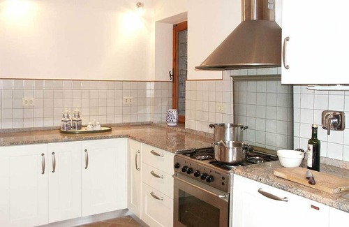 Paciano Villa | Very private 4 bed villa with pool walk to village & restaurants, amazing views!