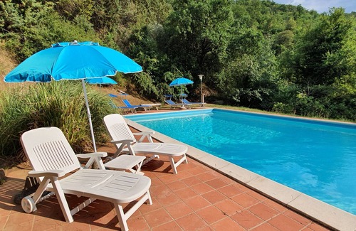 Paciano Villa | Very private 4 bed villa with pool walk to village & restaurants, amazing views!