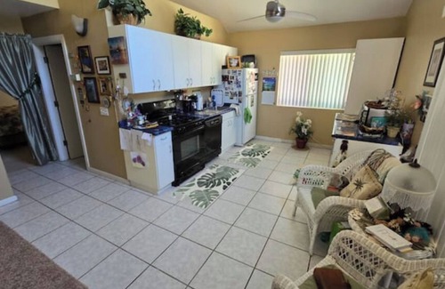 Simi Valley House | Very Private Guest House for 6 on Private 3.25 acre Estate behind 2 secure gates