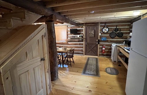 Bernhards Bay Cabin | Very private log cabin nestled in the woods to unwind & unplug.