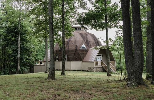 Flat Top House | Very unique and quaint dome house retreat in the Appalachian Mountains
