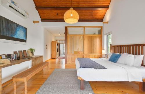 Cam Chau House | Vesta Gallery Villa Above Bookstore