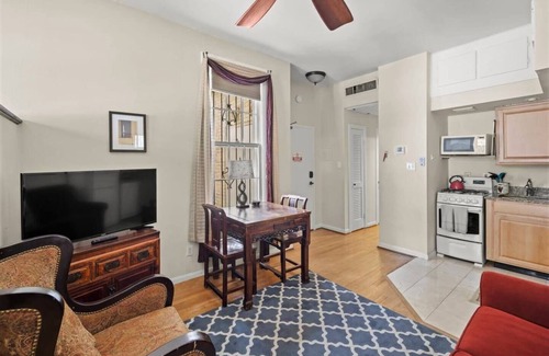 Capitol Hill Condo | Veteran Owned 1 block to Capitol Great Spot