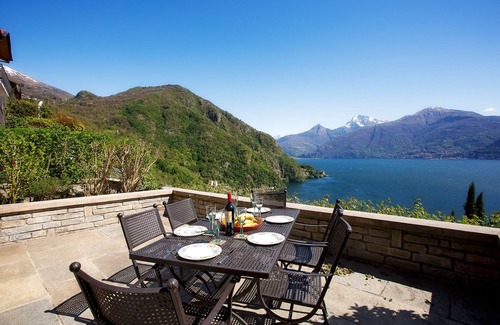 Menaggio Apartment | "VH-Apartment Bella Vista" Belvedere In Menaggio with pool by Italian Apartments