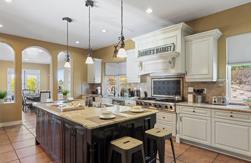 Temecula Villa | Via del Sur by AvantStay | Private Spanish Villa w/Views | Walk to Wineries!