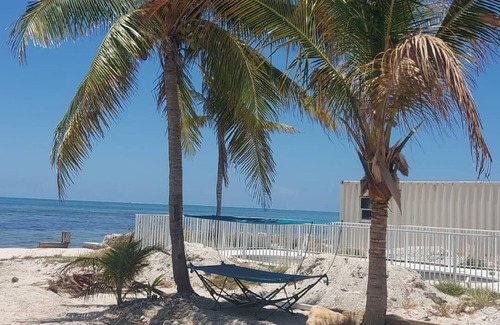 Marathon Cabin | Viamarhe Cabin-Private beach, Kayak, yard games