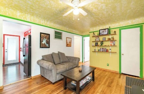Mount Scott-Arleta House | Vibrant 1950s Mt Scott Home