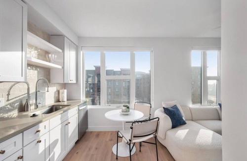 Fairpark Apartment | Vibrant 1BD 1BA w/Pool, Gym, HTub, Bowling + More!