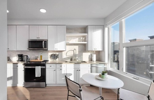 Fairpark Apartment | Vibrant 1BD 1BA w/Pool, Gym, HTub, Bowling + More!