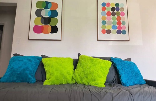 Evansville House | Vibrant and art-filled retreat, perfect for families and small groups.