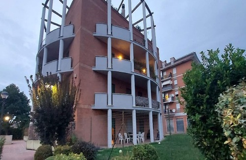 Fratta Apartment | Vibrant apartment in Marsciano with balcony