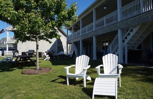 Block Island Condo | Vibrant Condo Ideal for Couples
