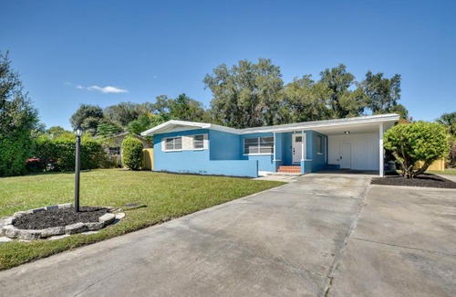 DeLand House | Vibrant DeLand House Near Stetson University!