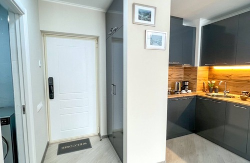 Tsaghkadzor Apartment | Vibrant Design | Balcony | Self Checkin | Netflix