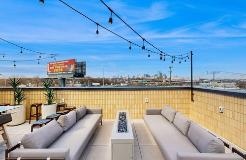 Nashville Condo | Vibrant Downtown Condo w/access to SkyLounge amenities