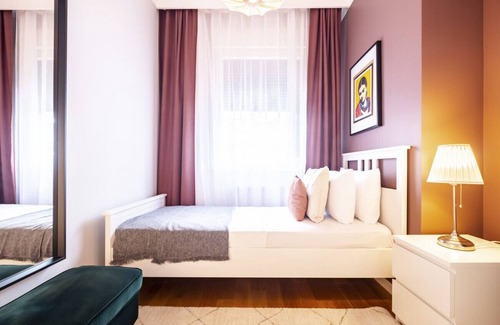 Suadiye Apartment | Vibrant Flat 7 min to Bagdat Avenue in Suadiye