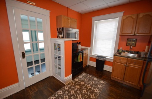 Bedford Apartment | Vibrant Flat in Downtown Bedford. Walk to amenities!