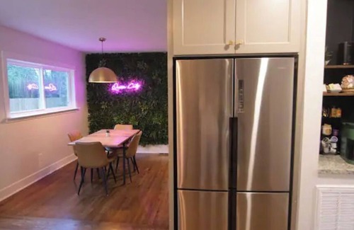 Charlotte House | Vibrant home 7 mins from Uptown